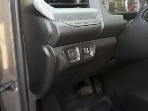 Used 2019 GMC Acadia SLT AWD/4WD image 29