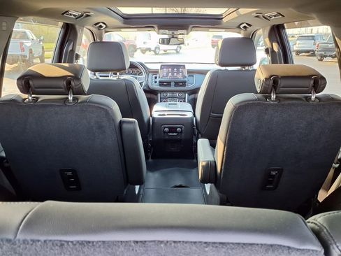 Used 2021 Chevrolet Tahoe Z71 w/ Z71 Signature Package AWD/4WD image 38