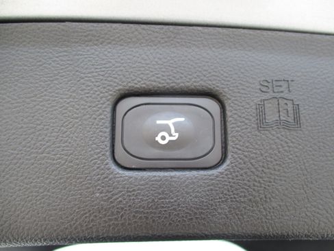 Used 2024 Ford Edge Titanium w/ Equipment Group 301A AWD/4WD image 40