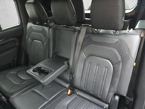 Used 2022 Land Rover Defender 110 X-Dynamic SE image 14