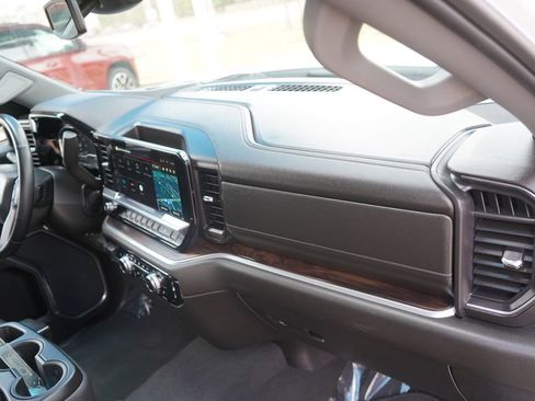Used 2025 GMC Sierra 1500 SLT AWD/4WD image 26