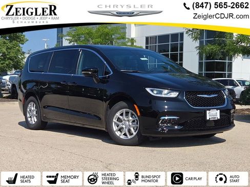 New 2026 Chrysler Pacifica Select image 1