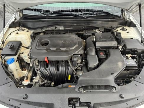 Used 2018 Kia Optima EX image 16