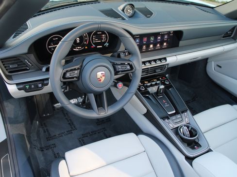 New 2026 Porsche 911 Carrera 4S image 4