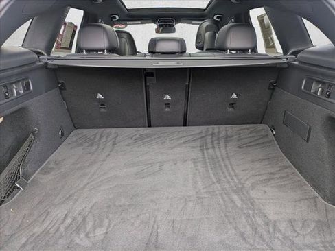 Used 2024 Mercedes-Benz GLC 300 image 6