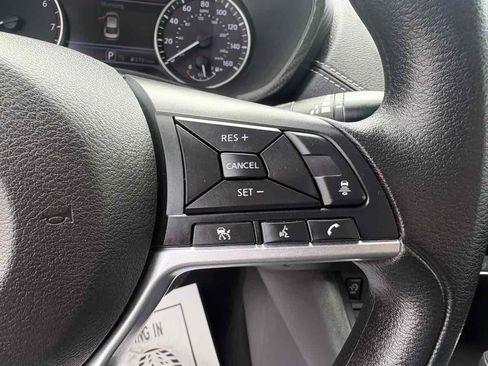 Used 2025 Nissan Sentra SV FWD image 20