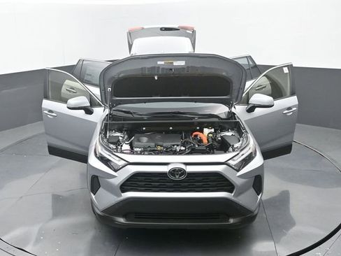 Used 2025 Toyota RAV4 XLE image 33