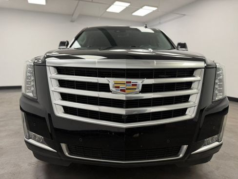 Used 2017 Cadillac Escalade Luxury AWD/4WD image 15