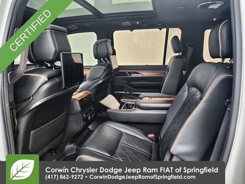 Used 2022 Jeep Grand Wagoneer Series III w/ Rear Seat Video Group 1 AWD/4WD image 30