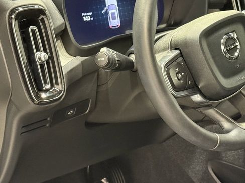 Used 2024 Volvo XC40 B5 Ultimate w/ Protection Package Premier image 15