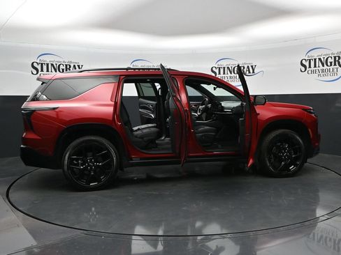 Used 2024 Chevrolet Traverse RS w/ LPO, Floor Liner Package FWD image 36