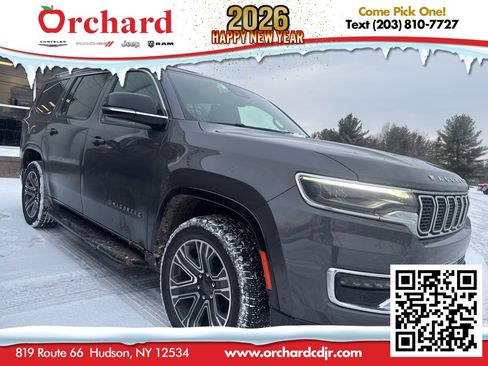 Used 2024 Jeep Wagoneer Series II image 2