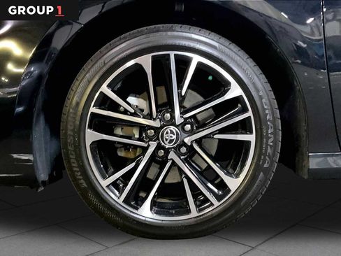 Used 2025 Toyota Camry XLE AWD/4WD image 11