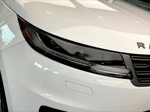 Used 2024 Land Rover Range Rover Sport SE image 27