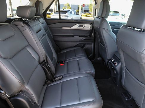 Used 2026 Ford Explorer Active w/ Active Comfort Package RWD image 17