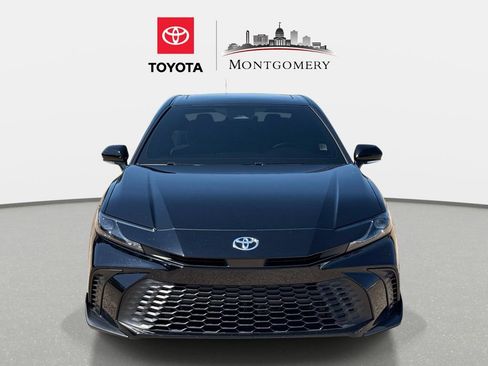 Used 2025 Toyota Camry SE w/ Convenience Package image 8