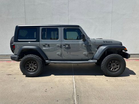 Used 2022 Jeep Wrangler Unlimited Sport image 2