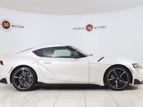Used 2020 Toyota Supra RWD image 2