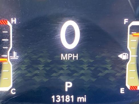 Used 2025 Jeep Wrangler Sahara image 39