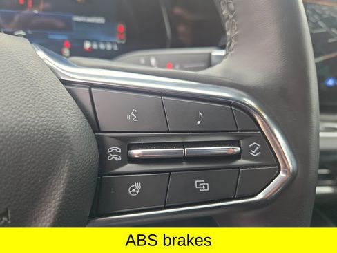 Used 2025 Chevrolet Equinox LT FWD image 32