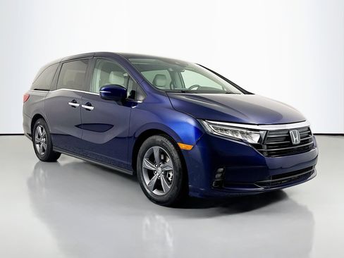 Certified 2023 Honda Odyssey EX image 3