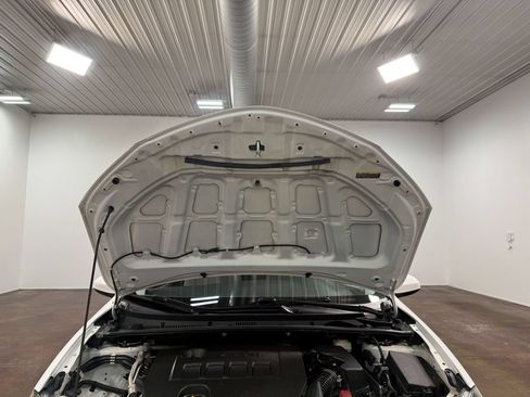 Used 2017 Toyota Corolla L FWD image 86