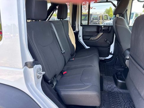 Used 2018 Jeep Wrangler Unlimited Sport AWD/4WD image 24