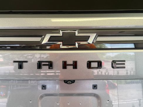 Used 2021 Chevrolet Tahoe Z71 w/ Luxury Package AWD/4WD image 14