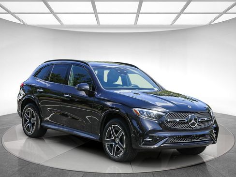 Used 2024 Mercedes-Benz GLC 300 4MATIC image 5