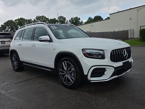 Used 2025 Mercedes-Benz GLB 35 AMG 4MATIC image 7