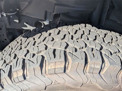 Used 2024 Jeep Wrangler Unlimited Rubicon image 11