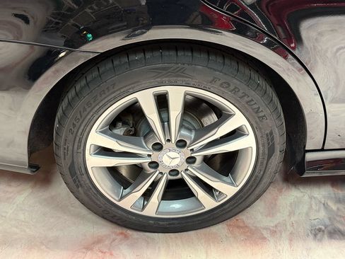 Used 2014 Mercedes-Benz E 350 4MATIC Sedan w/ Premium 1 Package image 37