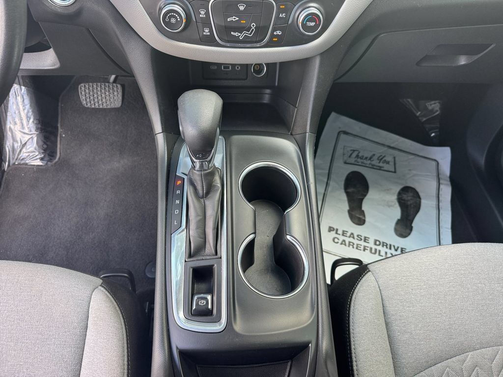 Used 2022 Chevrolet Equinox LS FWD image 13