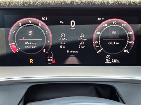 New 2026 Volkswagen Tiguan SE FWD image 11