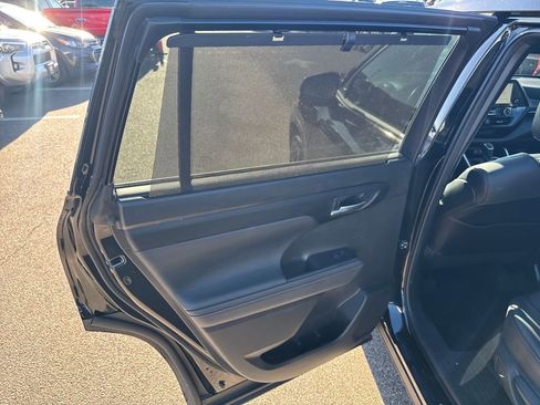 Used 2023 Toyota Highlander XSE image 39
