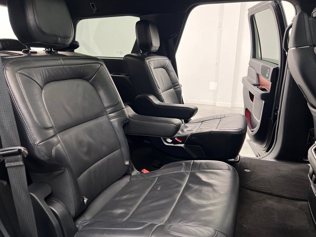 Used 2024 Lincoln Navigator Reserve AWD/4WD image 23