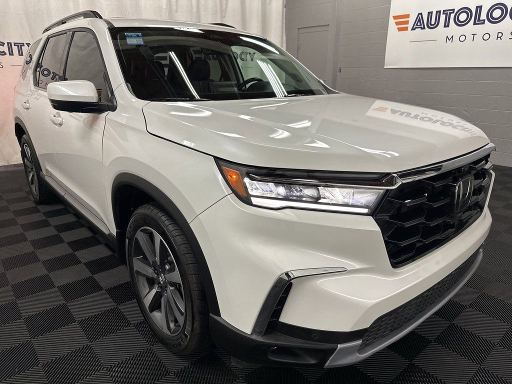 Used 2024 Honda Pilot Elite image 3