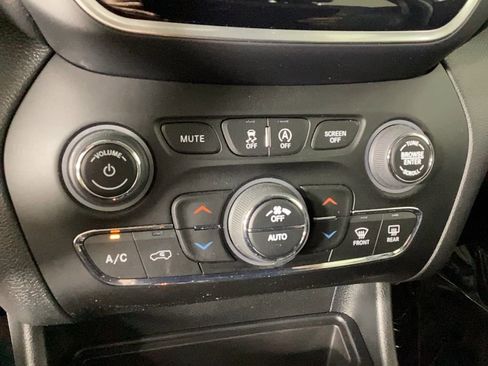 Used 2022 Jeep Cherokee Limited w/ Elite Package image 29