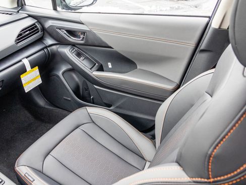 New 2025 Subaru Crosstrek 2.5i Limited w/ Crosstrek Mirror Package image 32