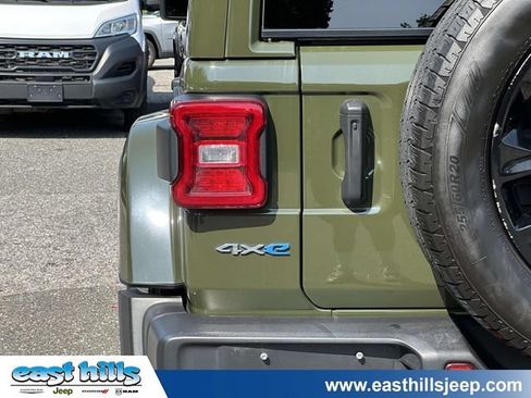 Used 2024 Jeep Wrangler Unlimited Sahara w/ Technology Group AWD/4WD image 11