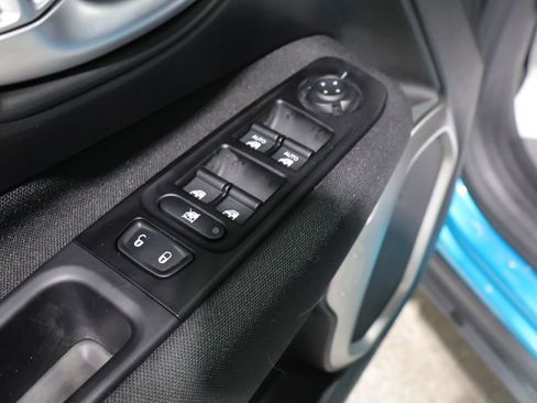 Used 2021 Jeep Renegade Latitude AWD/4WD image 14