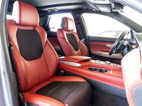 Used 2023 Genesis GV70 2.5T Sport Prestige w/ Sport Prestige Package image 26