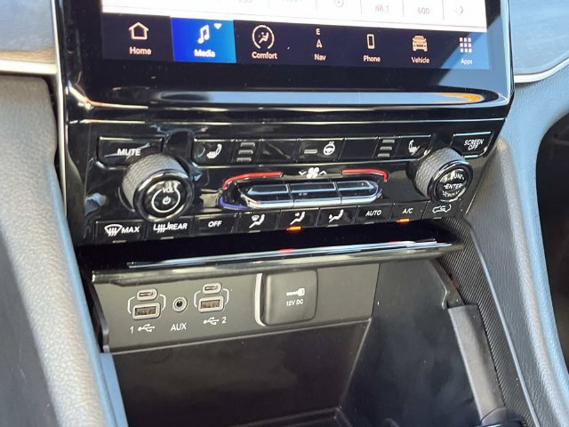 Certified 2024 Jeep Grand Cherokee L Limited AWD/4WD image 34