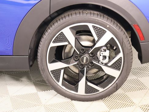 New 2026 MINI Cooper 4-Door Hardtop FWD image 18