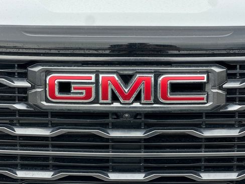 Used 2025 GMC Acadia AT4 w/ LPO, Floor Liner Package AWD/4WD image 45