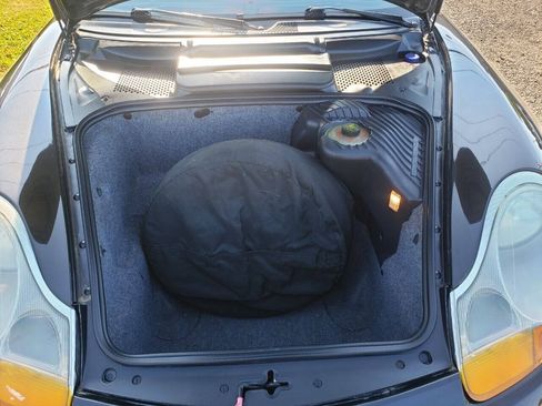 Used 1999 Porsche Boxster RWD image 16