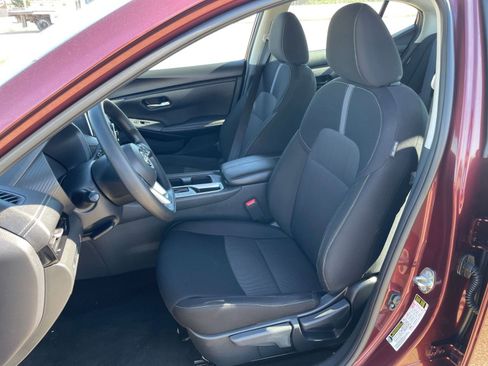 Used 2025 Nissan Sentra SV image 35