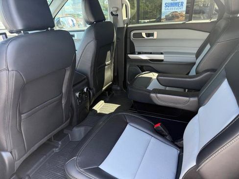 Certified 2024 Ford Explorer XLT w/ Equipment Group 202A AWD/4WD image 3