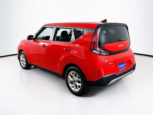 Used 2023 Kia Soul LX w/ LX Technology Package FWD image 5