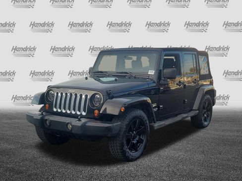 Used 2009 Jeep Wrangler Unlimited Sahara w/ Dual Top Group image 3